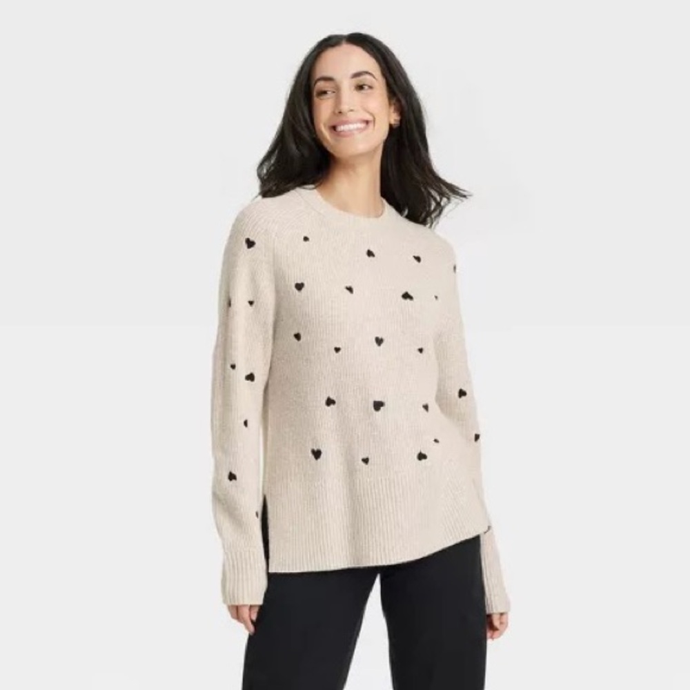Women's Crewneck Valentine's Day Sweater A New Day Cream/Black Hearts Medium